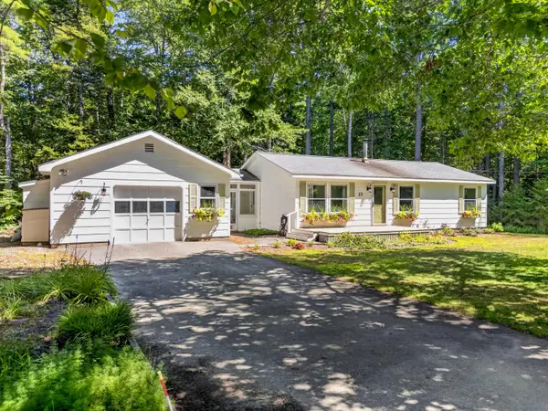 23 Nichols Road, Boothbay, ME 04544