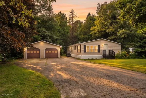 39 Cressy Avenue, Glenburn, ME 04401