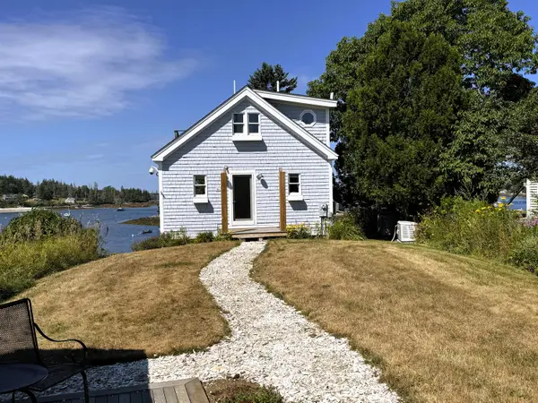 16 Raspberry Lane, Saint George, ME 04860
