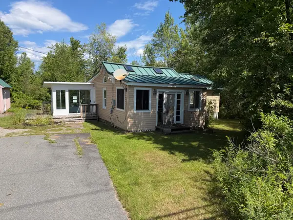 353 Ossipee Trail E, Gorham, ME 04038