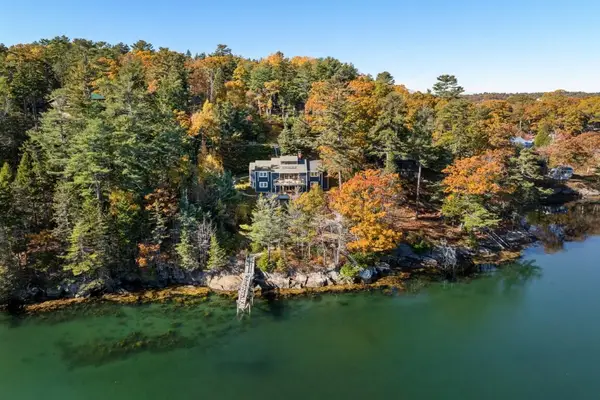 18 Crest Avenue, Boothbay Harbor, ME 04538