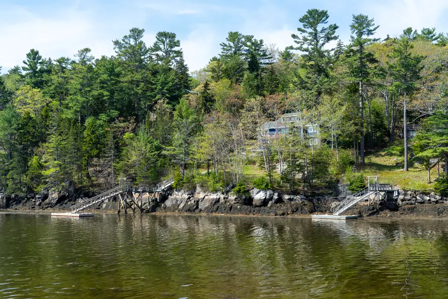 18 Crest Avenue, Boothbay Harbor, ME 04538 - #2
