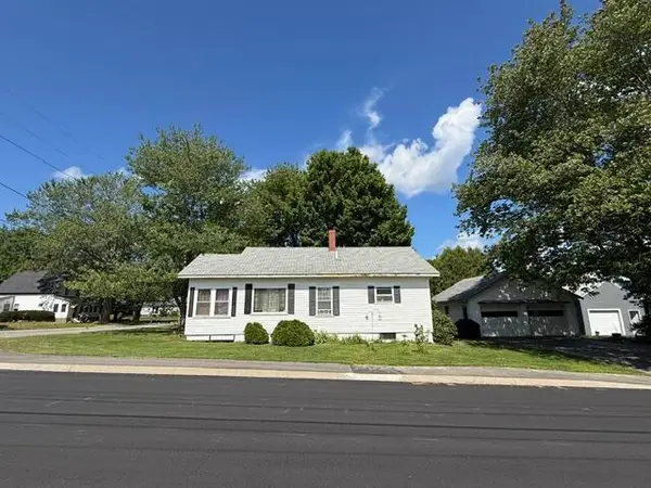 2 Broadway Street, Baileyville, ME 04694