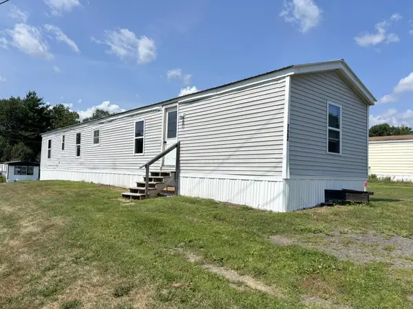 722 Hinckley Road, Clinton, ME 04927