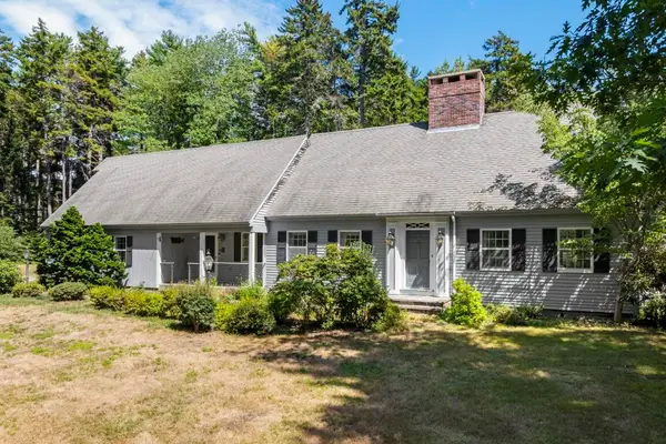 32 Presley Drive, Boothbay, ME 04544