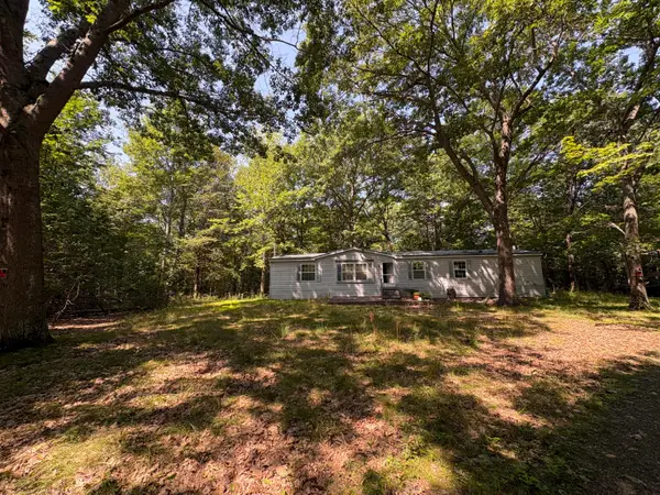 32 Faiths Way, Fairfield, ME 04937