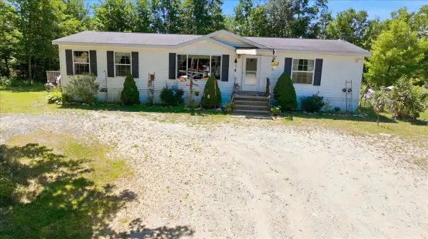 89 Boothby Road, Livermore, ME 04253