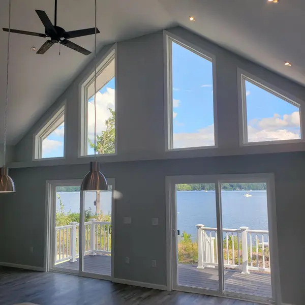 15 Evergreen Road, Raymond, ME 04071