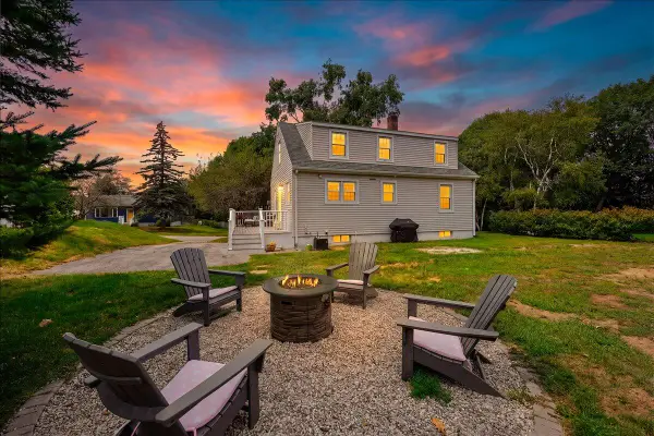 19 Grover Road, Cape Elizabeth, ME 04107