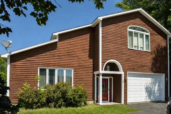23 Orchard Circle, Lewiston, ME 04240