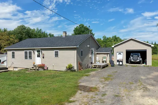 17 S Chester Road, Chester, ME 04457