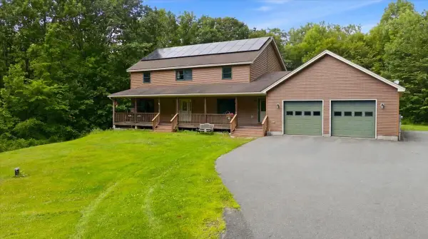 550 Bog Road, Vassalboro, ME 04989