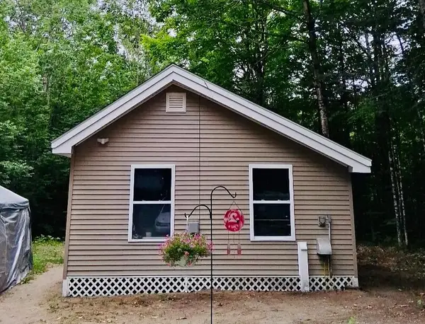 1564 New Sharon Road, Starks, ME 04911