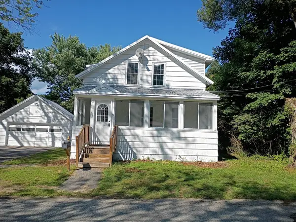 13 5th Avenue, Mechanic Falls, ME 04256