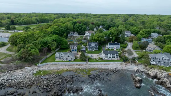 3 Garden Circle, Cape Elizabeth, ME 04107