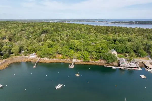 84 Samoset Trail, Boothbay, ME 04544