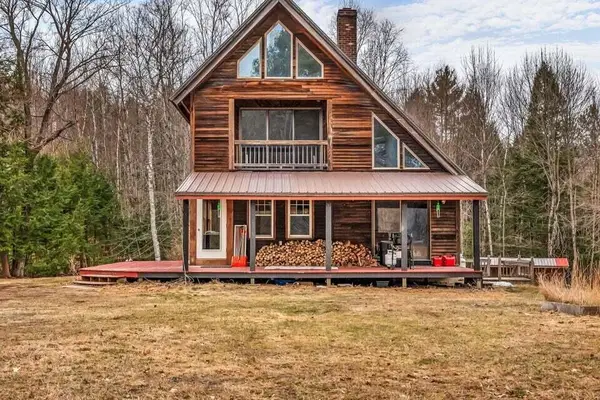 79 Auburn Road, Peru, ME 04290