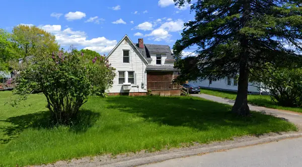 17 Morton Avenue, Dover-Foxcroft, ME 04426