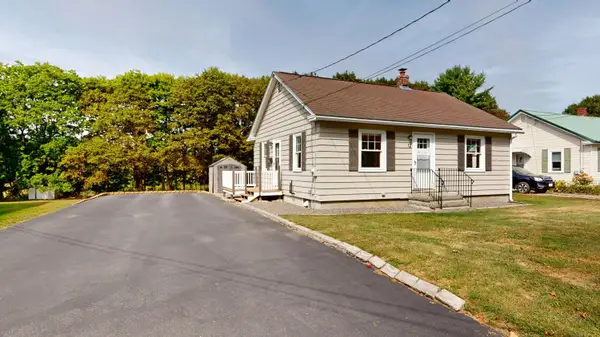 12 Hillcrest Street, Gardiner, ME 04345