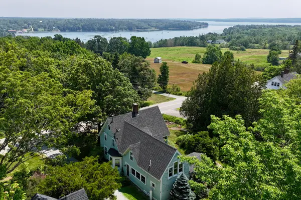 2 Twin Oaks Lane, Sedgwick, ME 04676