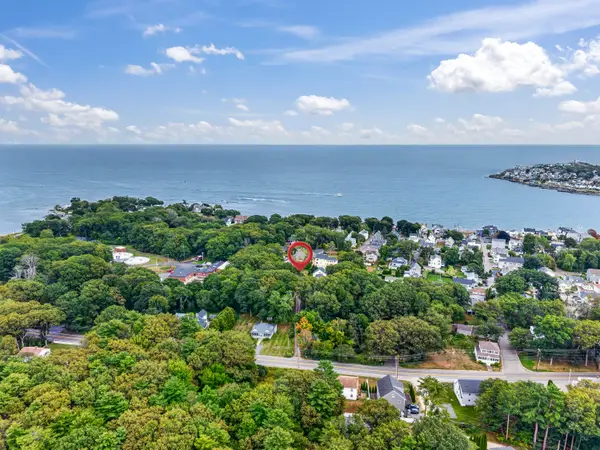 4 Collinsport Way #1, York, ME 03909