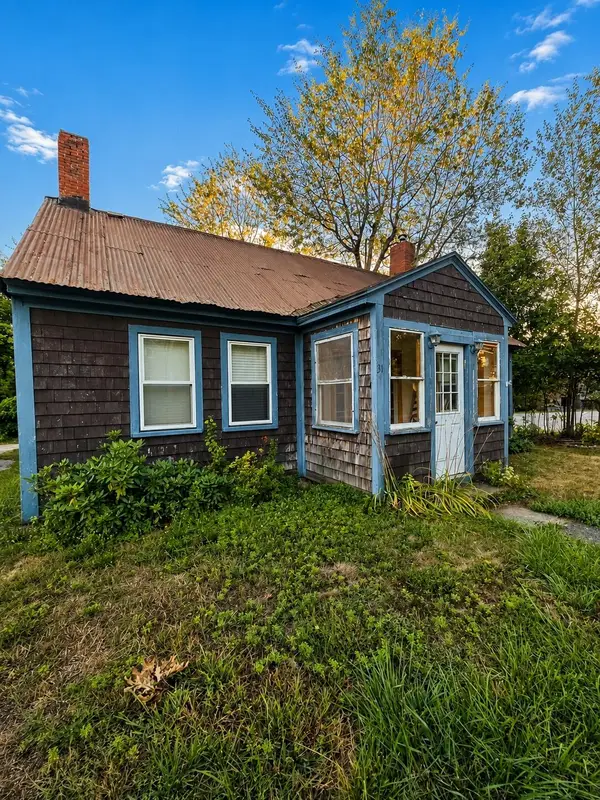 31 Pleasant Street, Sanford, ME 04083