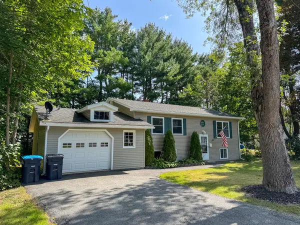 7 Pinewood Street, Orono, ME 04473