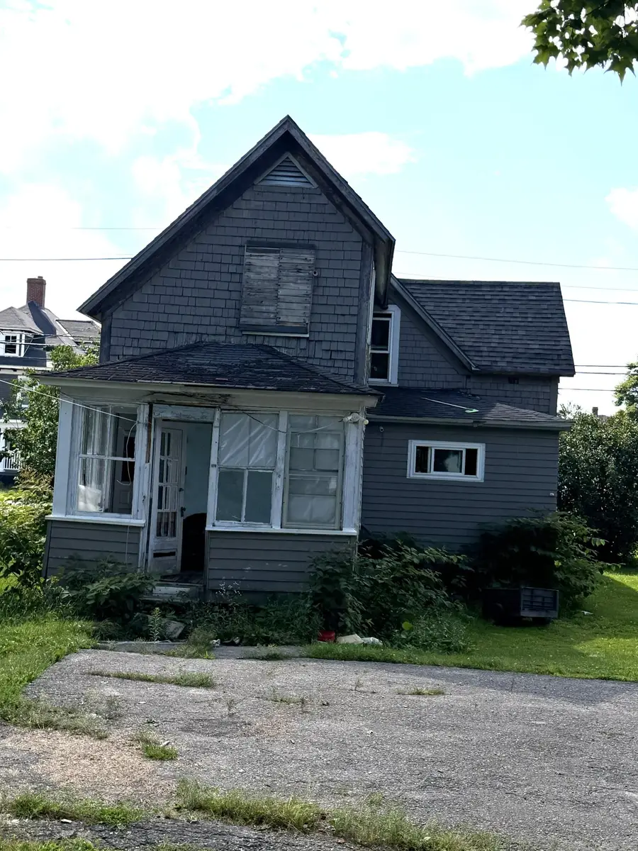 56 High Street, Houlton, ME 04730 - #3