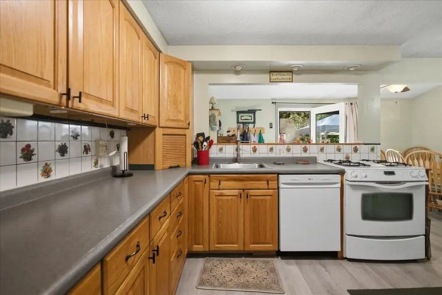 8 Higgins Street, Lisbon, ME 04252 - #3