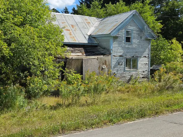 17 Hughes Road, Mapleton, ME 04757