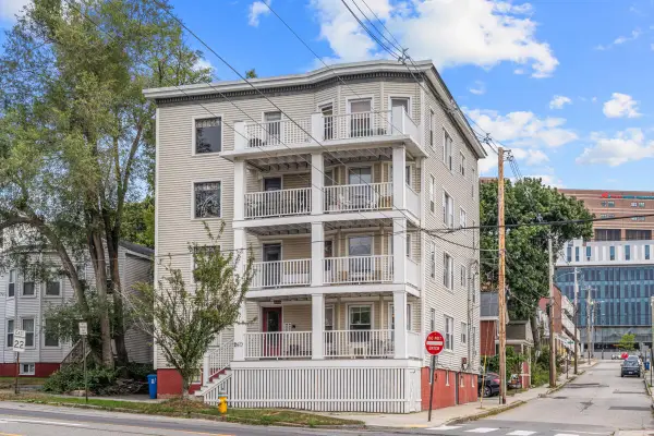260 Park Avenue #4, Portland, ME 04102