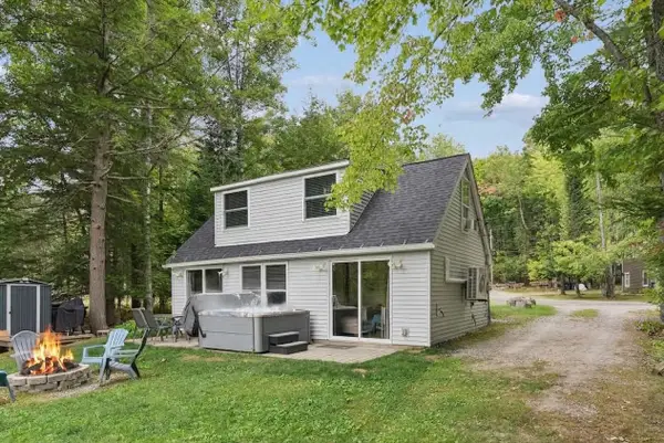 82 Lakeshore Drive, Casco, ME 04015