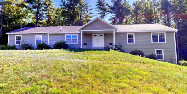 13 Bowdoin Drive, Lewiston, ME 04240