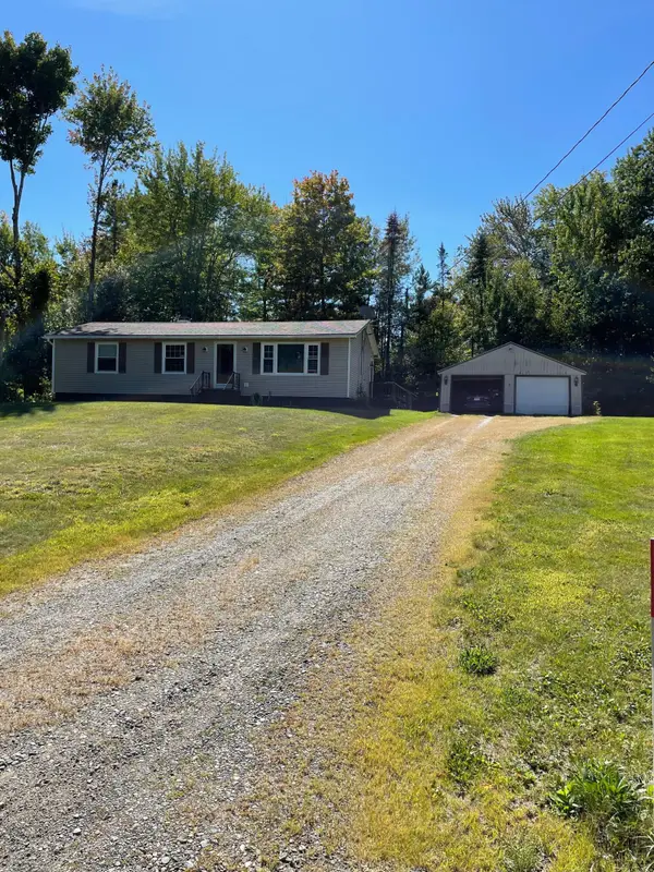 11 Michael Drive, Baileyville, ME 04694