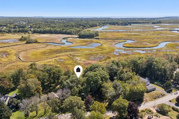 20 Winnocks Neck Road, Scarborough, ME 04074
