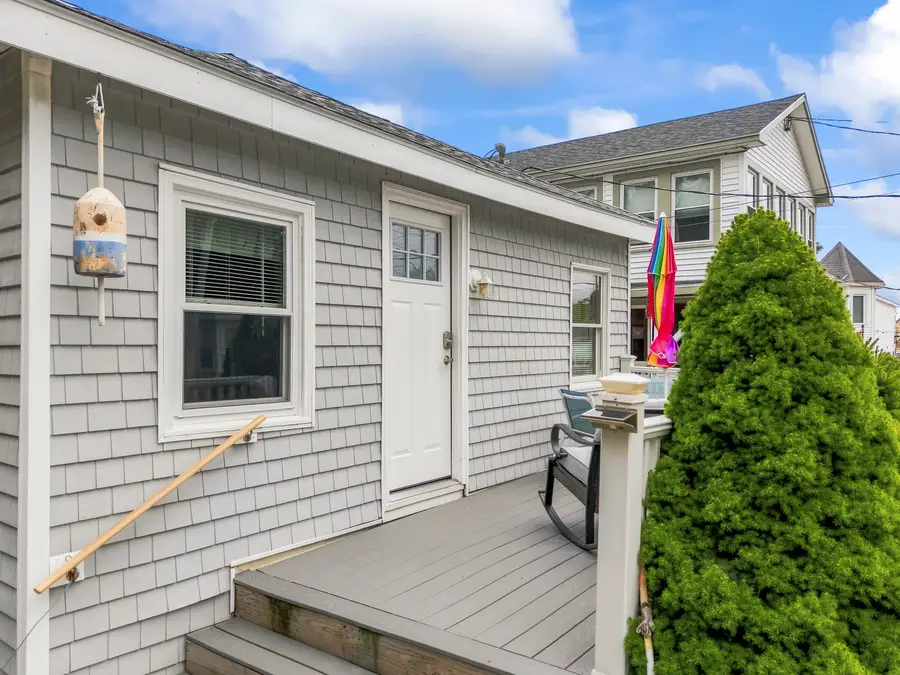28 Seacliff Avenue, Old Orchard Beach, ME 04064 - #3