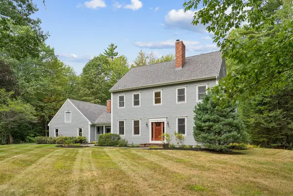 9 Stormy Brook Road, Falmouth, ME 04105