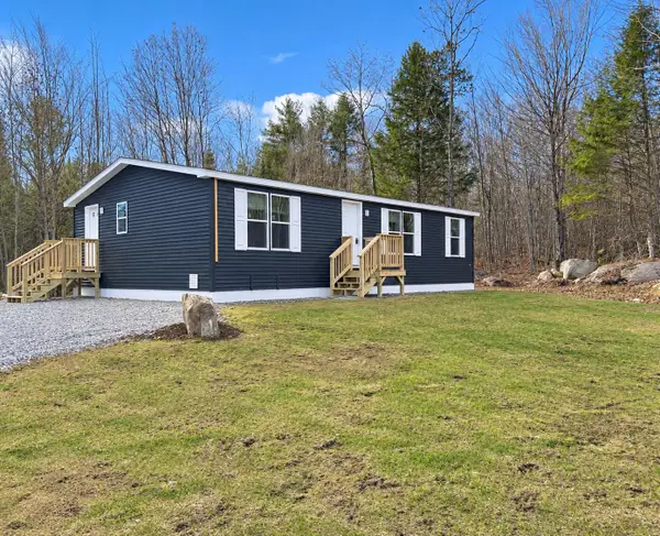 15 Freedom Lane, Norway, ME 04268