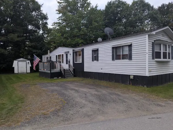 5 Victoria Drive, Waterville, ME 04901