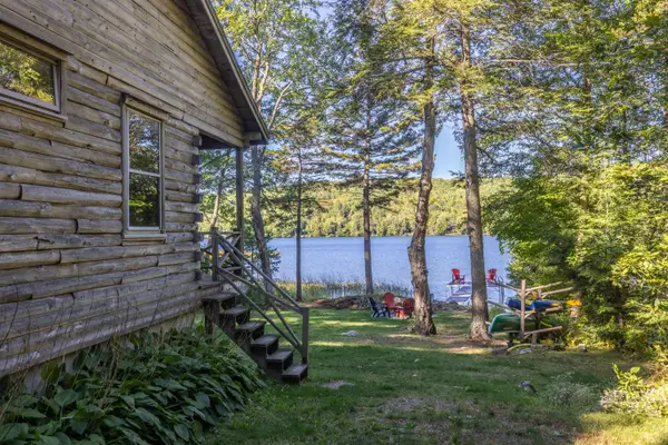 31 Loon Lane, Hope, ME 04847