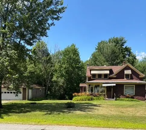 26 Penobscot Avenue, Howland, ME 04448