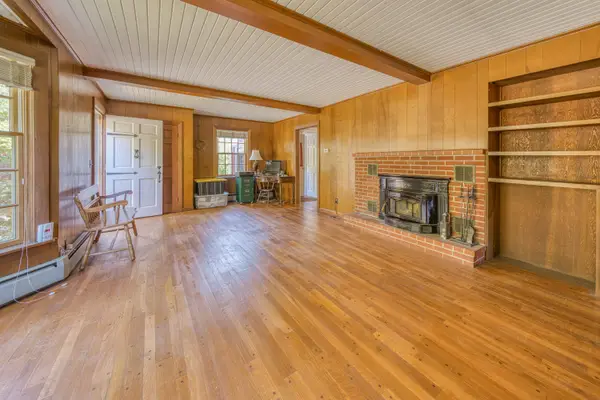 29 Pond Street, Bucksport, ME 04416