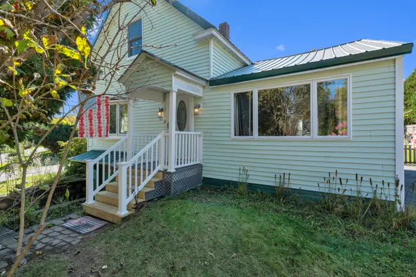 13 Johnson Street, Lewiston, ME 04240