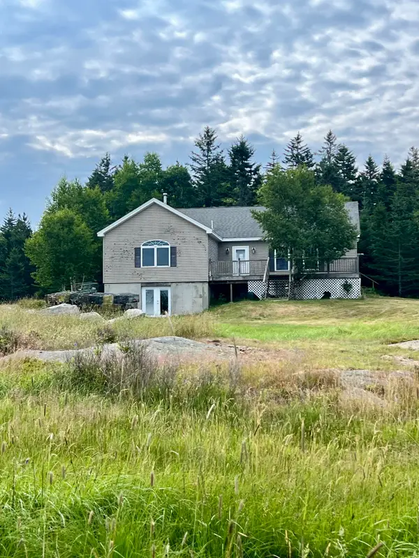212 Stanley Point Road, Swans Island, ME 04685