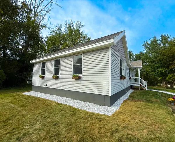 126 Pleasant Street, Eliot, ME 03903