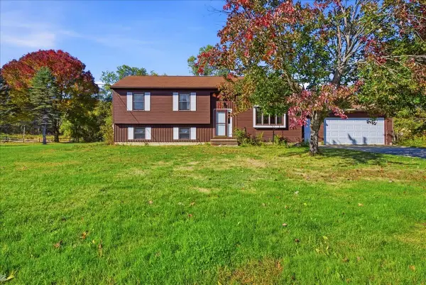 37 Meadow Lane, Auburn, ME 04210