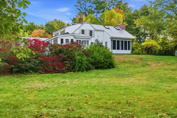 1 Tribou Drive, Paris, ME 04281