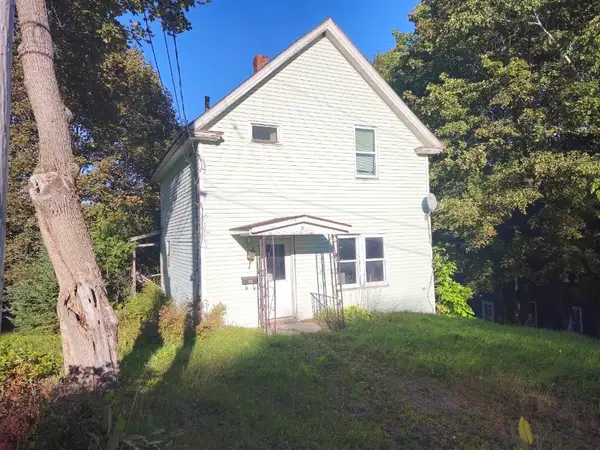 9 Lincoln Street, Millinocket, ME 04462