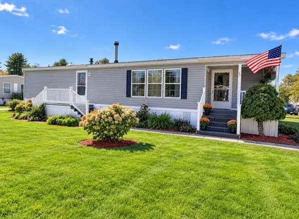 20 Town And Country Drive, Lisbon, ME 04250