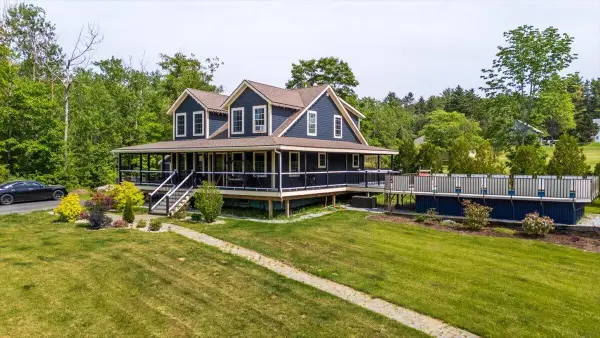 55 Mountain View Extension, Rockland, ME 04841